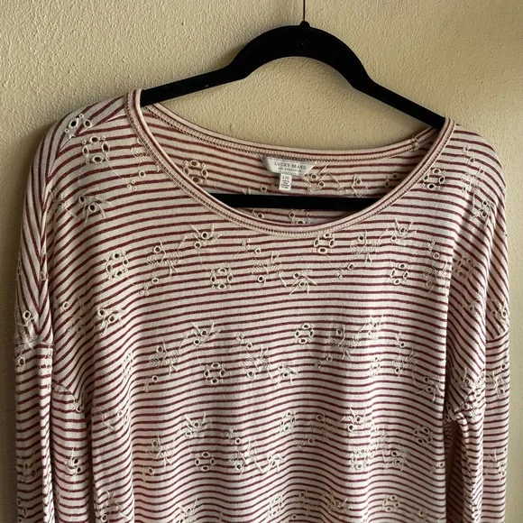 Lucky Brand Striped Red and White Cuffed Sleeve Tunic/ top. Eyelet Pattern. L - Picture 8 of 13